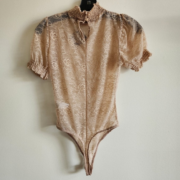 NWT Revamped XS lace bodysuit, pink/nude - Picture 2 of 4